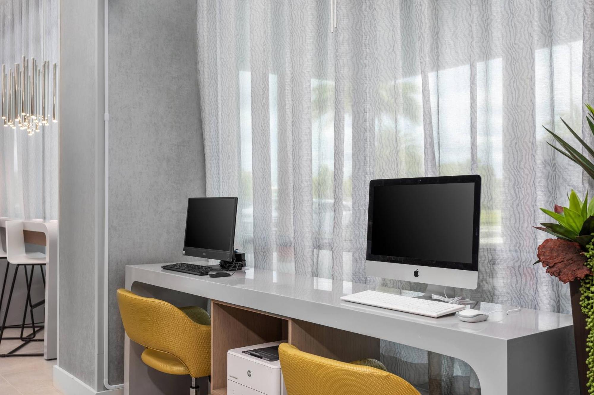 Towneplace Suites By Marriott Orlando Southwest Near Universal Exterior photo